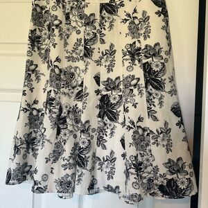 Ann Taylor Black and White Floral A-Line Skirt